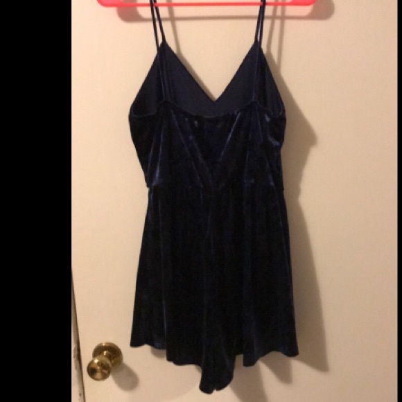 Crushed blue velvet romper - Picture 2 of 2